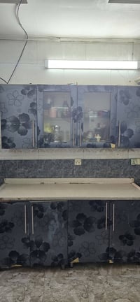 كاونتر مستعمل للبيع خشب باب اول العنوان الكراده  للاستفسار التواصل مع ...