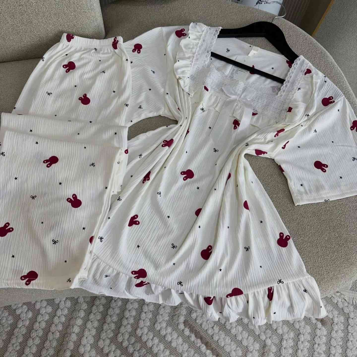 تراك كريشة قطني فول ليكَرا خامة باردة بتصميم لطيف 😍🤍 يلبس قياسات L-XL-2XL متوفر بالشكلين الي داخل المنشور 🩷 العنوان جلولاء مجمع النافورة اول محل عاليسار 💜 #جامعة_ديالى #جلولاء #خانقين #كلية_بلاد_الرافدين_الجامعة #ازياء_سين


**إذا كنت صاحب هذا الإعلان وتريد حذفه لأي سبب، رجاءا أرسل رسالة إلى الدعم الفني**