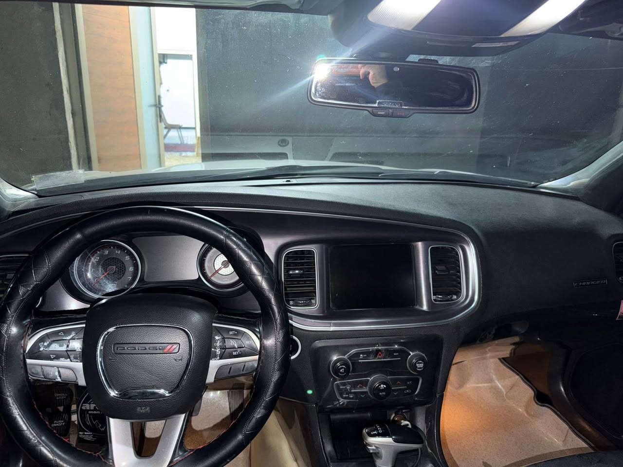 سلام عليكم اخوان
چارجر اصل 2016 معلا2017 سلڤر صدر الحمام جاهزه حداده تخم تاير كير محرك تدفئه تبريد كامله مكمله حلوه وجاهزه ربع ما تذب عليها مكان السياره ميسان
ترهم مراوس حسب الاتفاق بچارجر از اوباما حصرا
السعر 150
للاستفسار: ‏‪***********‬‏
