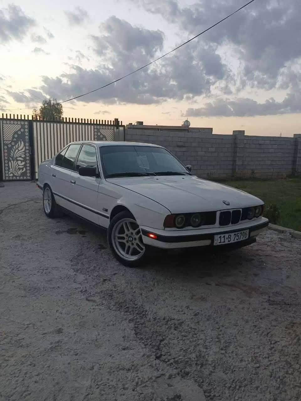 للبيع بي ام 91

525 مسكر عدل مكفول أصل وفصل

رقم بغداد انكليزي  بسمي 

سنويه لحد 2032

كير zf رياضي غني عن التعريف شورت شفت

اكسل 3.15 رون ناصي يخبل 
 السياره بعدها على وضع لشركه 

مكفوله من صبغ 

ويل M اصلي مختم

داخل جلد 

صدر خلفي وامامي جديد 

كهربائيات كلها شغاله وعلى وضع شركه

 مكان سياره بغداد 
#سعرها 52 وبيها مجال شي بسيط
***********
