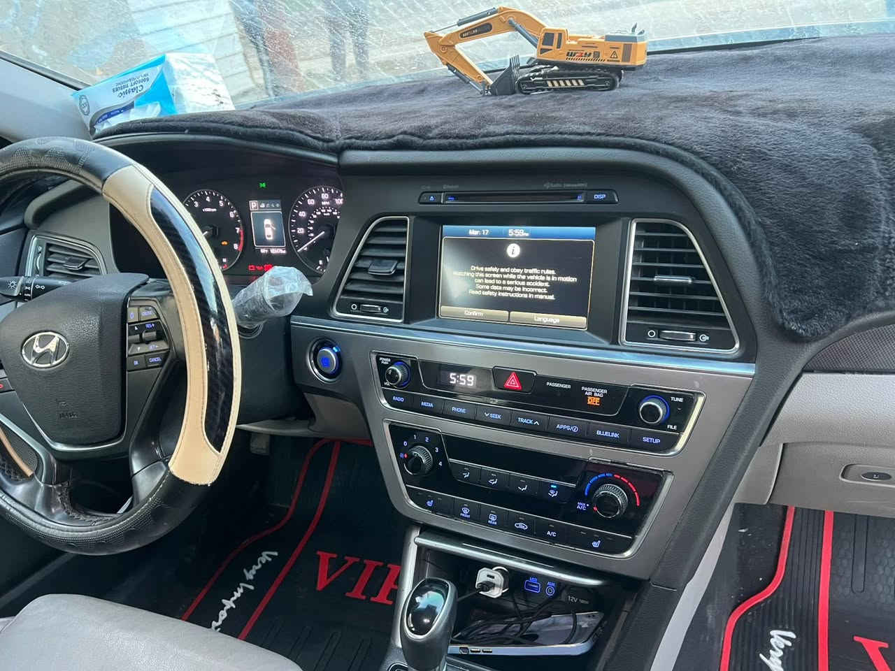 سلام عليكم ل بيع سوناتا موديل 2017 امريكي رقم اربيل فول مواصفات حادث بنيد وجاملغ بدون دواخل معروضه. 125 وبي مجال رقم الهاتف ***********
