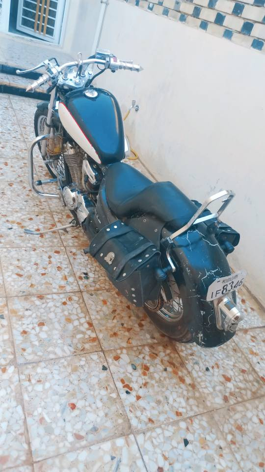 هارلي ستد مزودة كلاسك يدات ستيل و درع و جاملغ كلاسك و يدات كير و بريك ستيل دراجة كاملة مال جناي سعر مليون و بيها مجال. للتواصل *********** النجف, العراق
