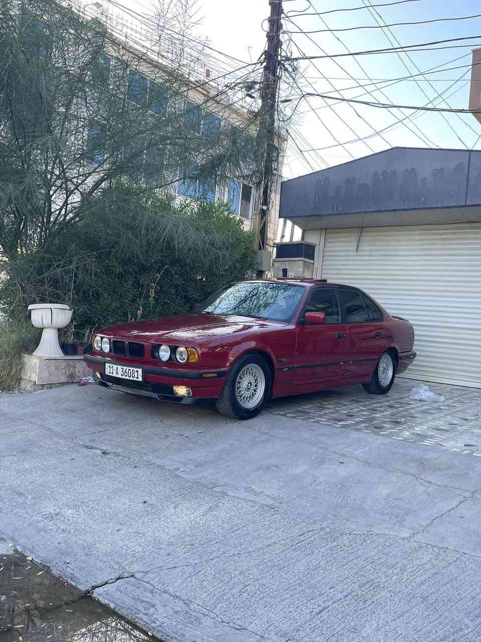 للبيع فقط 
525 مسكر عدله كير اوتو موديل ٩١ فول مواصفات 
بجم عريض 
سلايد وشغال كل الوضعيات 
داخل جلد وصاج اسود وداخلها لوك 
دبل ايرباك 
برده خلفيه سحب اصليه 
ويل خليه وتخم تاير جديد 
صدر امامي خلفي جديد طستها تخبل 
كير ومكينه لوك ١٠٠/١٠٠ 
صبغ عام جماليه بدون حادث 
كهربائيات كلها شغاله 
رقم بغداد تحويل ثاني يوم 
السعر ٦٨ وبيها مجال بسيط جدا 
مكاني بغداد السيديه 
*********** 
الشراي يتصل
