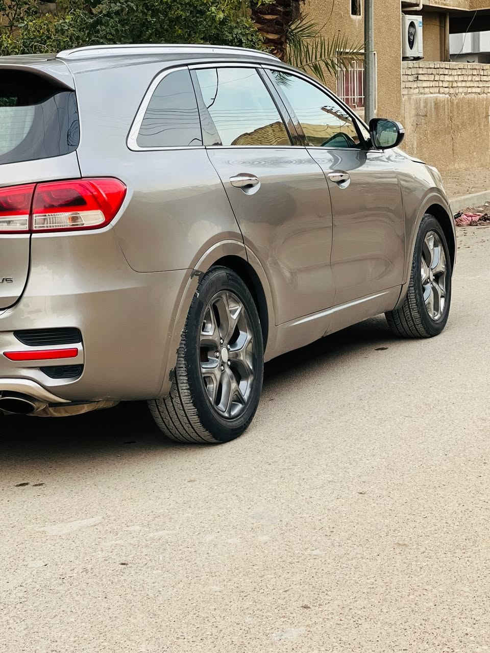 سلام عليكم سورنتو موديل 2018فول مواصفات sxامريكي حادثها جاملغ وبنيد فقط مري شفط بصمه ثلاث وضعيات قيادة بنوراما مري قلاب عند الرجوع شاشه جبيره تدفئه بل كشنات الاماميه كشنات جلد خزن ميموري بل كشن كشنات كهربائيه جنطه كهرباء 7راكب ثلاث قطع تبريد مكينه v6 كير مكينه مكفوله شاشه دجيتال ثلاث عدسات زنون بلادي نقطه عمياء بل مري حساسات خلفيه جام اربع اوتو بحادثه بدون دواخل 
السعر 225 وبيها مجال 
الاستفسار ***********
