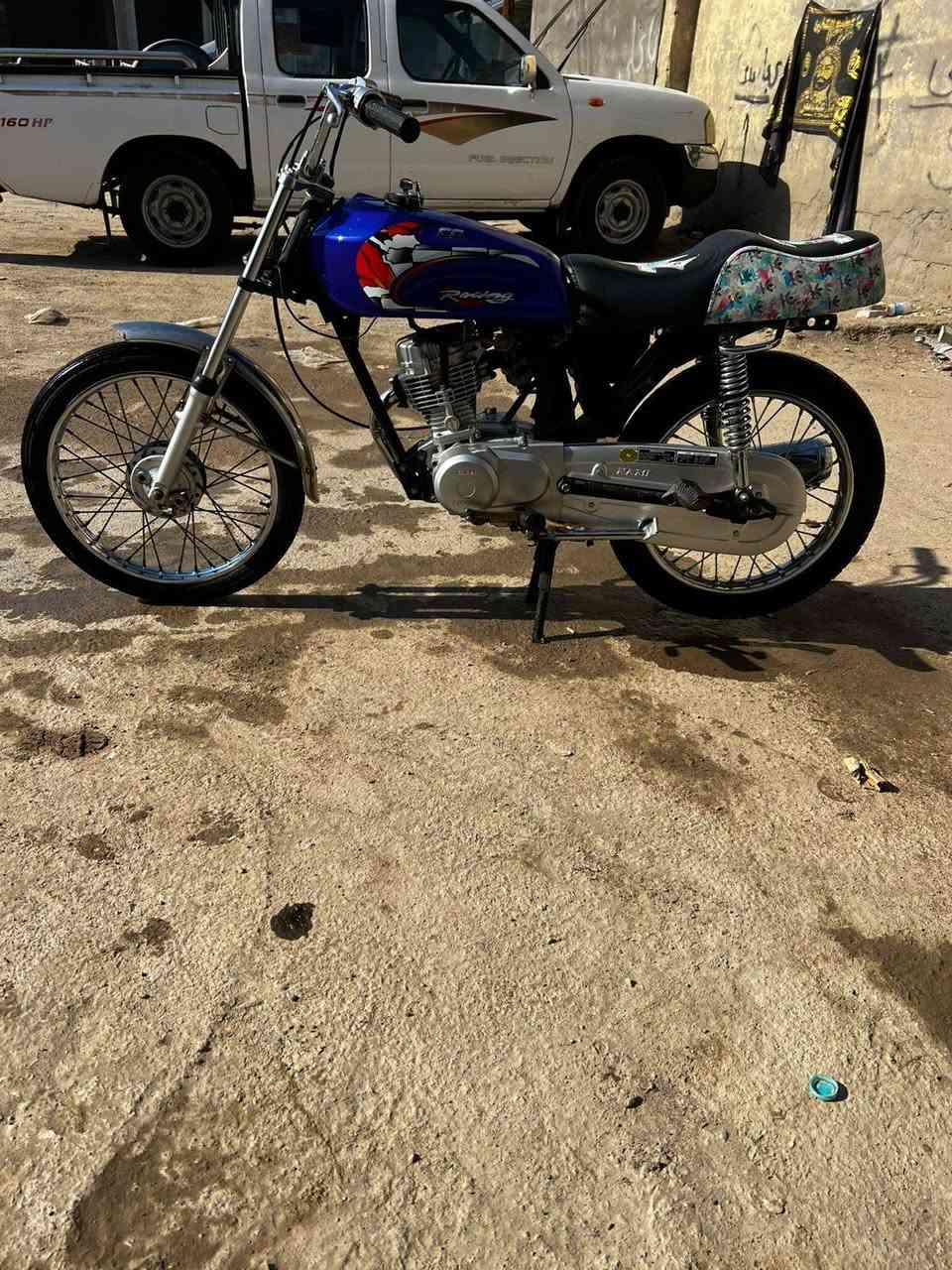 سلام عليكم نامه للبيع كامله مانقصه برغي فقط مفتوحه بوشه وبستم بس شرط محركهه ماينسمع لاصوت ولا تبخير شرط دراجه موديل 20 اورق كامله حت مكمركهه سعرهه 625 وبيه مجال مكاني ناصريه سيددخيل رقم ***********
