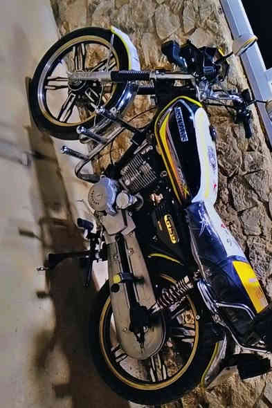 سلام عليكم
ايراني سيفان موديل 23يرهم بيع ويرهم مراوس
حسب قناعه ماطور مناقصه شي ***********
