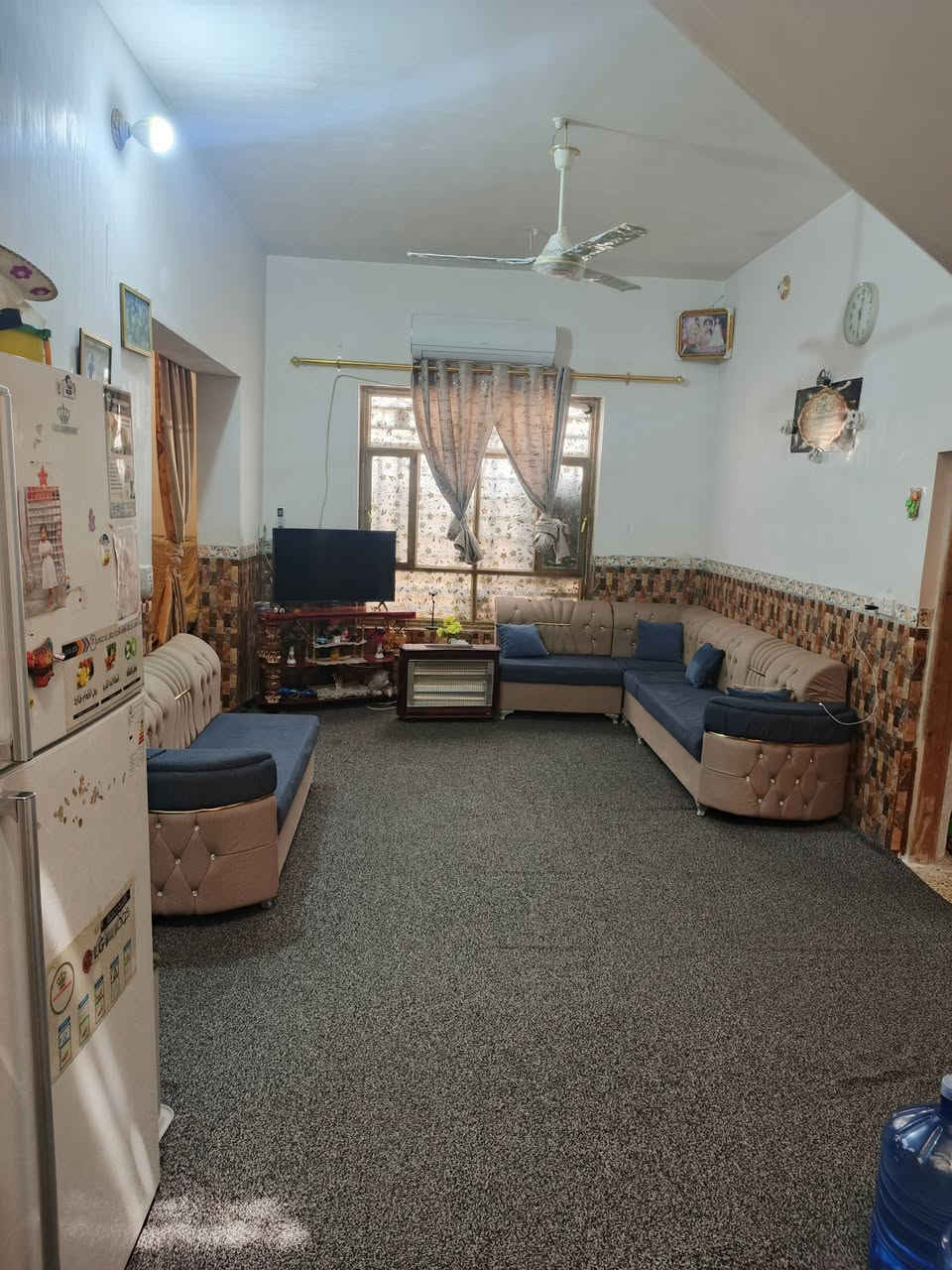 بيت للبيع موقع الانتفاضة الثالثه مساحه 220 بناء 150 وحديقه70
البيت موقعه تجاري ركن ع شارعين شارع رئيسي 60 وفرع 
البناء غرفتين نوم كبار
استقبال طول 6 عرض 4 
صاله طول 8 عرض 4 
مطبخ طول 4 عرض 3
حمامات داخليه ومجمع صحيات خارجي 
ومنور داخلي ومنور ع طول البيت ع شارع رئيسي 
بناء البيت كمل 2018 
للتواصل خاص او على رقم ***********
