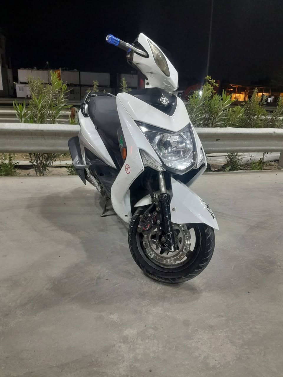 سلام عليكم دراجة سكنس لد الدراجة مكفولة كفالة عامة مكينة برغي مامفتوح بيهه الدراجة بيه زوج كلجات رياضي بيهة صالنصة صجمية وبيهة يدات بريك رياضي اصلي الدراجة نقصهة بس ترايش وحاضنة مراوس بسكنس مزود او بيع السعر ٨٥٠ بيهة مجال مكاني بغداد رقمي ***********
