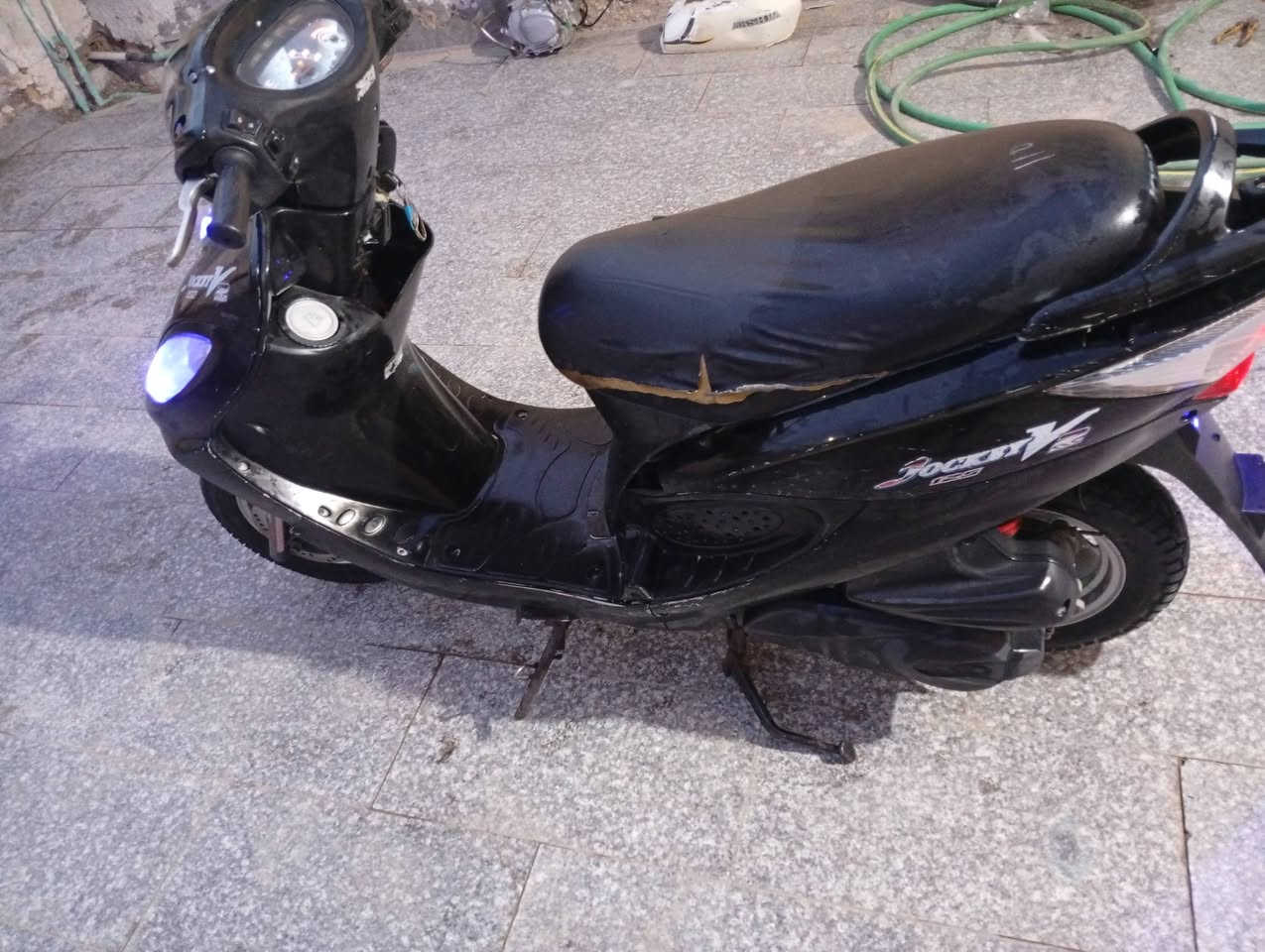 سلام عليكم
دراجه للبيع كامكوv2
محرك 125
دراجه ناعمه مامفتوحه 
شراي يتصل ع هذا الرقم 

***********
