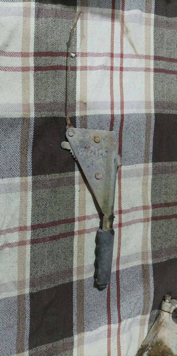 السلام عليكم 

من رخصة الادمن غراض مال ستوته  MTR ومال 4گير للبيع غراض اصليه مستخدمه شغاله مو عاطله الشراي يتفضل خاص ويدلل هاذا رقمي ***********
