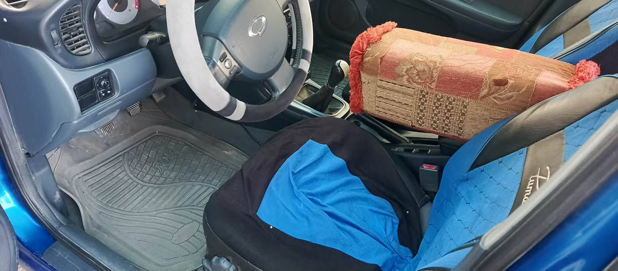 للبيع ادوات كصه جديده ماشيه 180 الف كير عادي 
الباقي فول تحكم استيرن مري شفط تبريد بيانو 
جاهزه 
السعر 35 
***********
