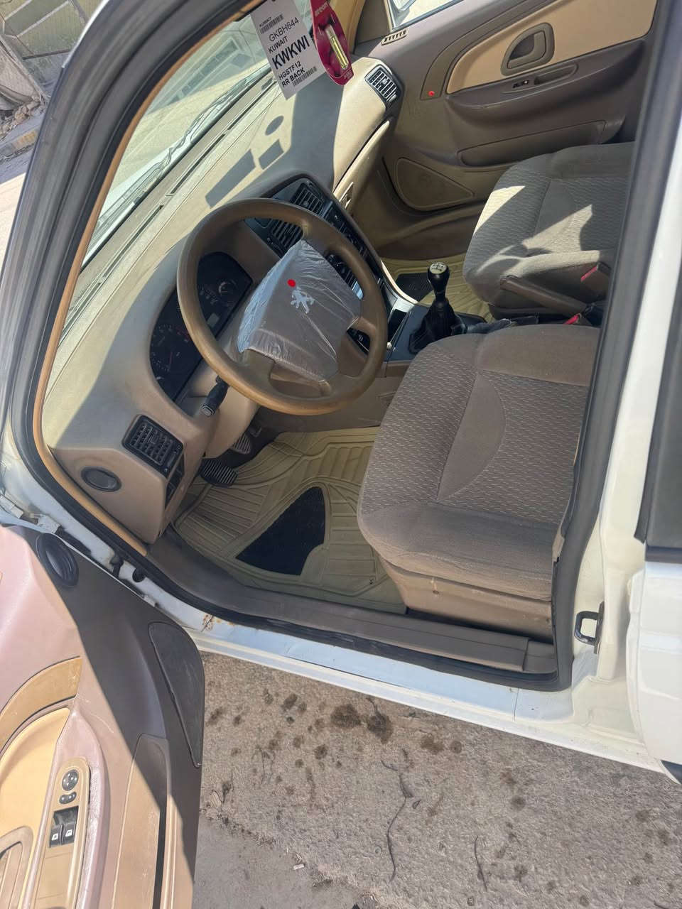 السلام عليكم بيجو اكد ٢٠١٦  مكفوله عدا الجاملغ الامامي بي طخه بالكرن حداديه جديده تخم تاير جديد تبريد شغال سياره جاهزه وباسمنه السعر ٥٣وبيها مجال للاستفسار ***********مكاني نجف حي الوفاء ترهم مراوس النجف, العراق
