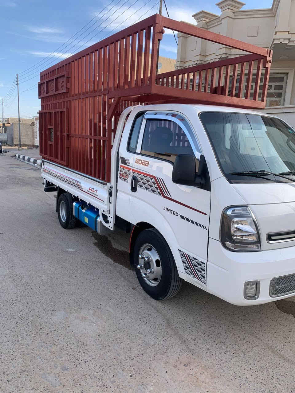 سلام عليكم كيا فحل 4000 موديل ٢٠٢٢ رقم بغداد انكليزي هزه جديده تحويره 14 تانكي كاز 120 سياره ماشيه  80 عله وضع الشركه العنوان رمادي سعر ١٦٣
#ملاحظه بيه نص ربع صبغ ولباب سكن مبدل بدون #محجر ***********
اخوان مكلف بل نشر غير متواجد عل فيس
