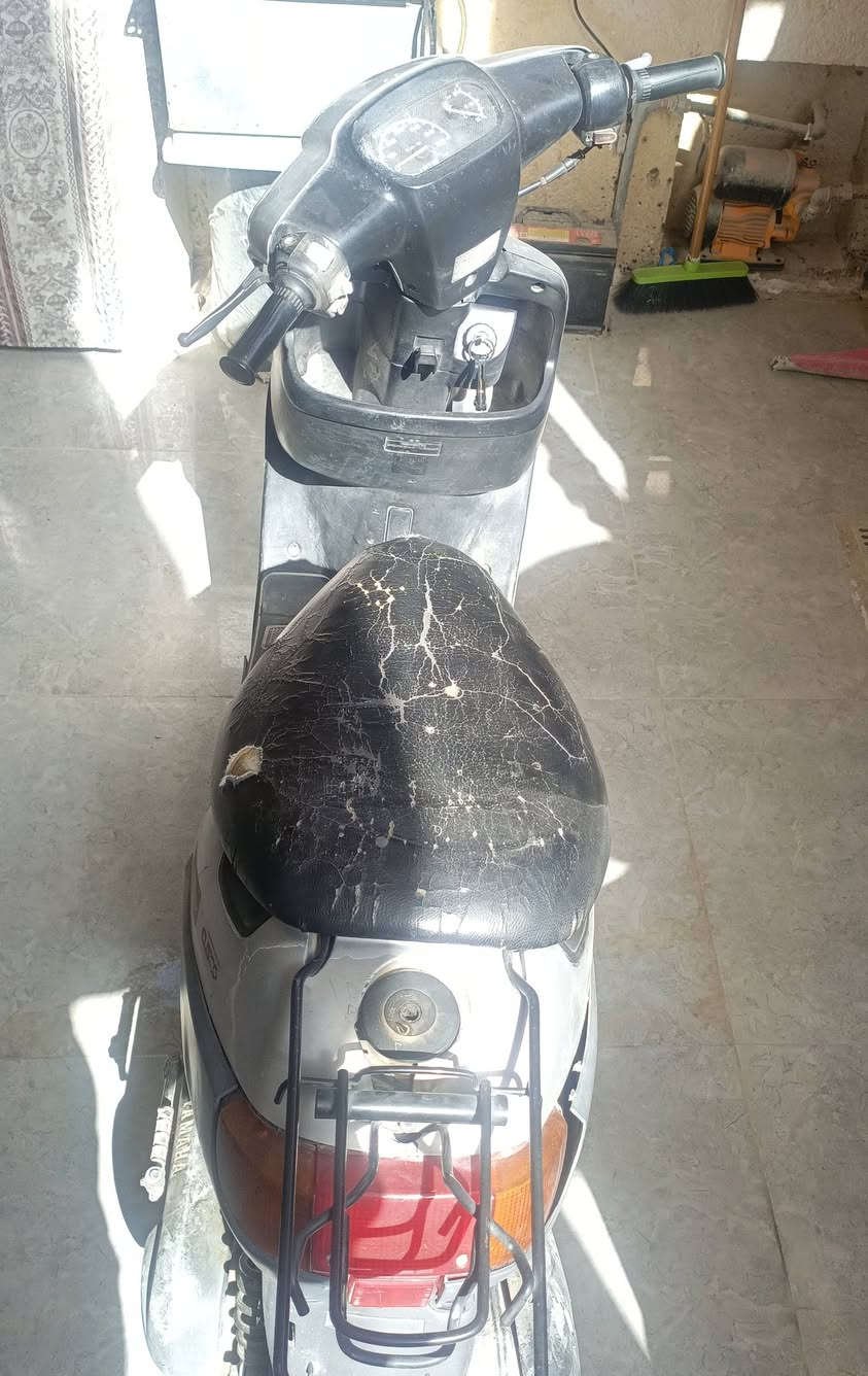 سلام عليكم اخوان للبيع دراجه بطه نظيفه وجاهزة نقص باتري فقط السعر ٤٢٥ العنوان كربلاء الحر الصغير الاتصال على الرقم ***********
