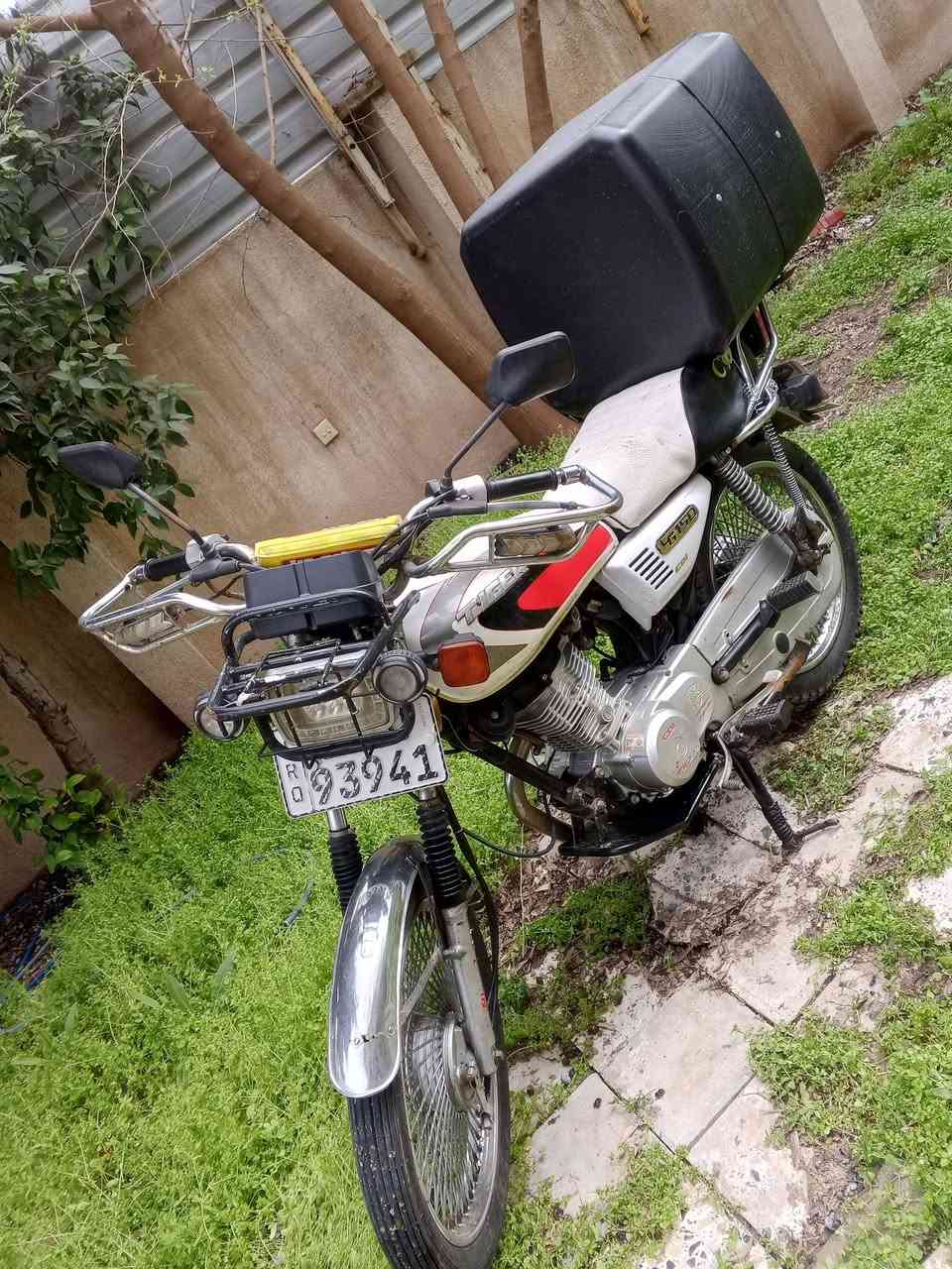 السلام عليكم
للبيع ماطور تايكر حجم 20 موديل 2020 مرقم رقم نينوى الماطور نضيف بمعنى الكلمه مع صندوق دلفري وخوذه يعني بس تشتغل بي ماتصرف عليه السعر مليون 600 وبي مجال بسيط مكاني موصل جانب الايمن للتواصل الاتصال على الرقم 
***********
