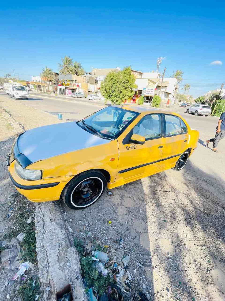 السلام عليكم سمند موديل 2011 ناطق  مكينه قبل يومين شديته تخم تاير او ويل جدد صدره زين بيه نواقص بسيطه مصفره هيئة وغرامات  لايت زنون اصلي تجي تاخذه من باب البيت كبل عقد مروري وتحول سياره باسم ابن عمي للاستفسار *********** بغداد حي العامل  عارضه ب 29 وبيه مجال كلش بسيط
