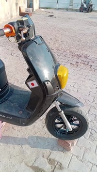 للبيع او مراوس دراجة بوليسي فول تزويد مال جنى السعر ٧٥٠ وبيه مجال بغدا...