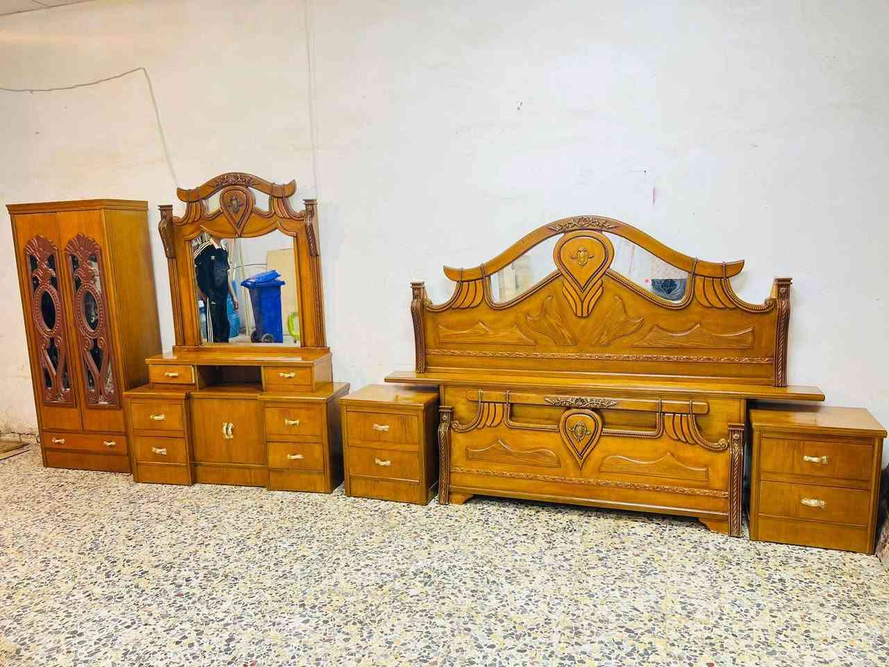 السلام عليكم 
غرفه صاج عࢪاقي مستخدام 
غرفه6/ابواب 📌
السعر 580
نضافه 80/💯 
معا نقل فقط داخل بغداد 
واتساب ***********
