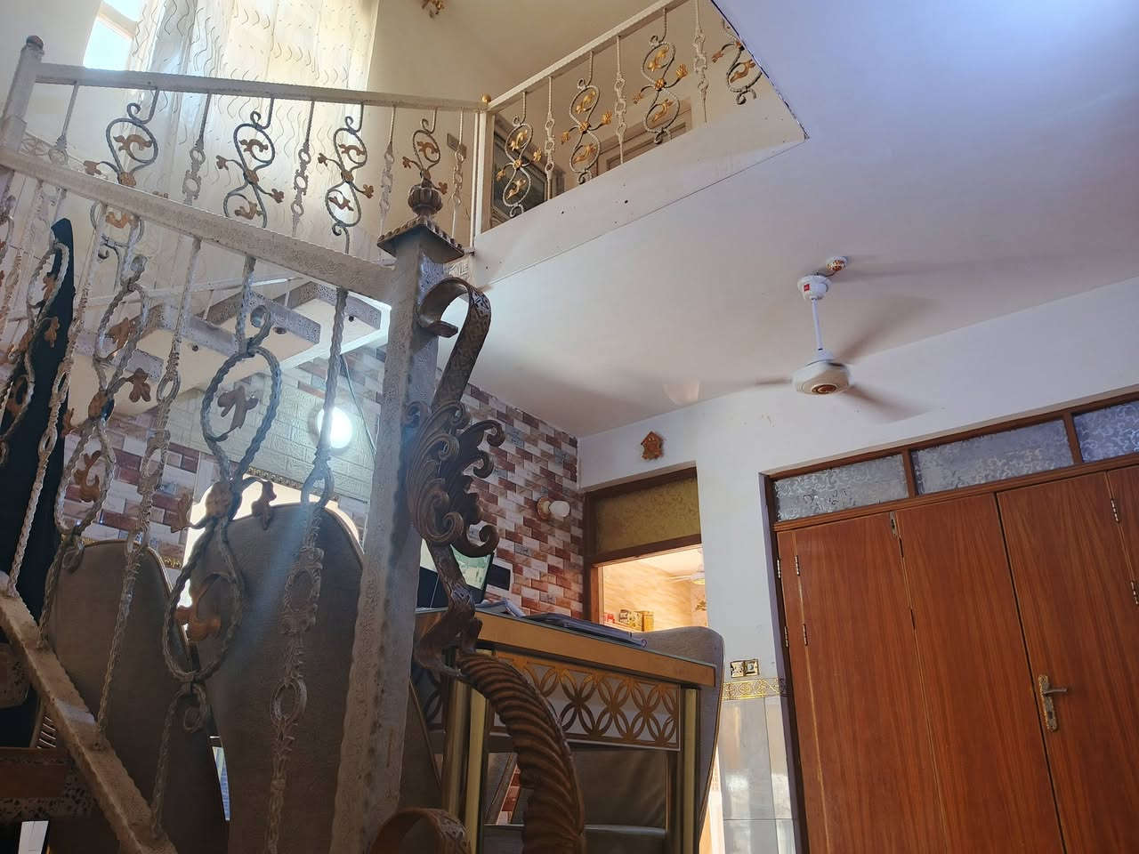 بيت 100 متر
الطابق الجوة غرفه ،مطبخ ،استقبال ،تخاريج + 
الطابق الفوك غرفه تخاريج

بناء طابوق درجه اولى
صب كونكريت

قرب مسجد السهله شارع الزوار 
السعر 65

الاستفسار: ***********
غير متواجد على الفيسبوك
