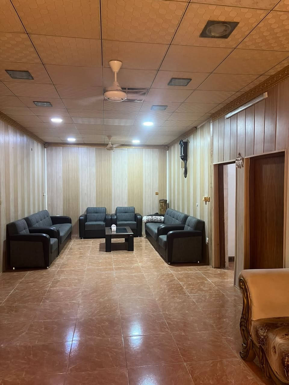 للبيع دار سكني 
📍العنوان: توله فروش ( فرع مجمع سوفار ) 
📐المساحة: 240 m 
 جنس العقار ء📍رقم بلديه ( وبيها معامله طابو ) 
الواجهه 12 
ونزال 20 

🔹يتكون من طابق واحد 
🔸الطابق الأول: استقبال، مطبخ ،غرفه  نوم، هول داخلي 

💰السعر الكلي:  على الخاص 
فقط اكتب سعر او اتصل على رقم يتم رد باقل من 5 دقائق 

📍 نستقبل عروضكم ( السكنيه والتجاريه ) في جميع مناطق خانقين ( للطابو الصرف والزراعي )

للاستفسار الاتصال على الرقم 

📲  *********** ( حمزة )
