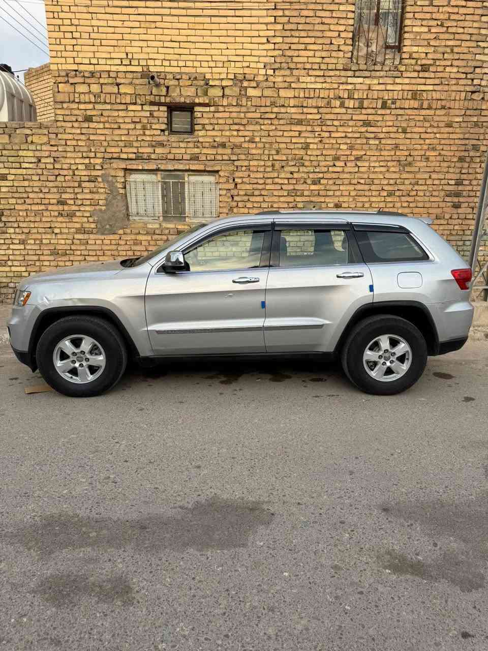 سلام عليكم 
جيب لاريدو للبيع وارد امريكي 
بيه ضربه بالجاملغ الخلفي الايمن فقط ومكفوله من كلشي ومكينه جديده 
المكان ميسان 
السعر 140وبيه مجال للشراي والعنده موديل 14اراوس@
***********
