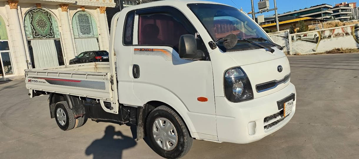 سەرەتا بەناوی خوا 
کیا بیلاد2013
سعری 58گەڵا
3000سۆپەر مە کێنەڕەش
تەنها31هەزار ڕۆشتووە
کامل جایز
***********
***********
