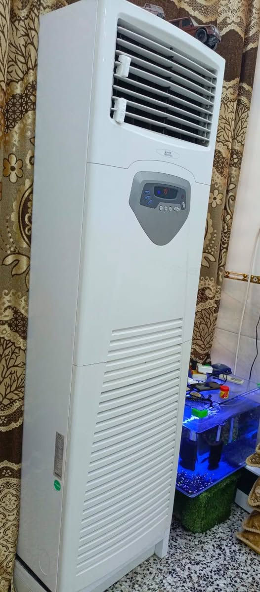 سلام عليكم سبلت 3طن نضيف جدا للبيع شغال تبريده ثلج ❄️ استخدام قليل تجي تفحص يله تاخذه  السعر 600وبيه مجال  الاتصال على هاذ رقم ***********مكاني بغداد مدينه الصدر
