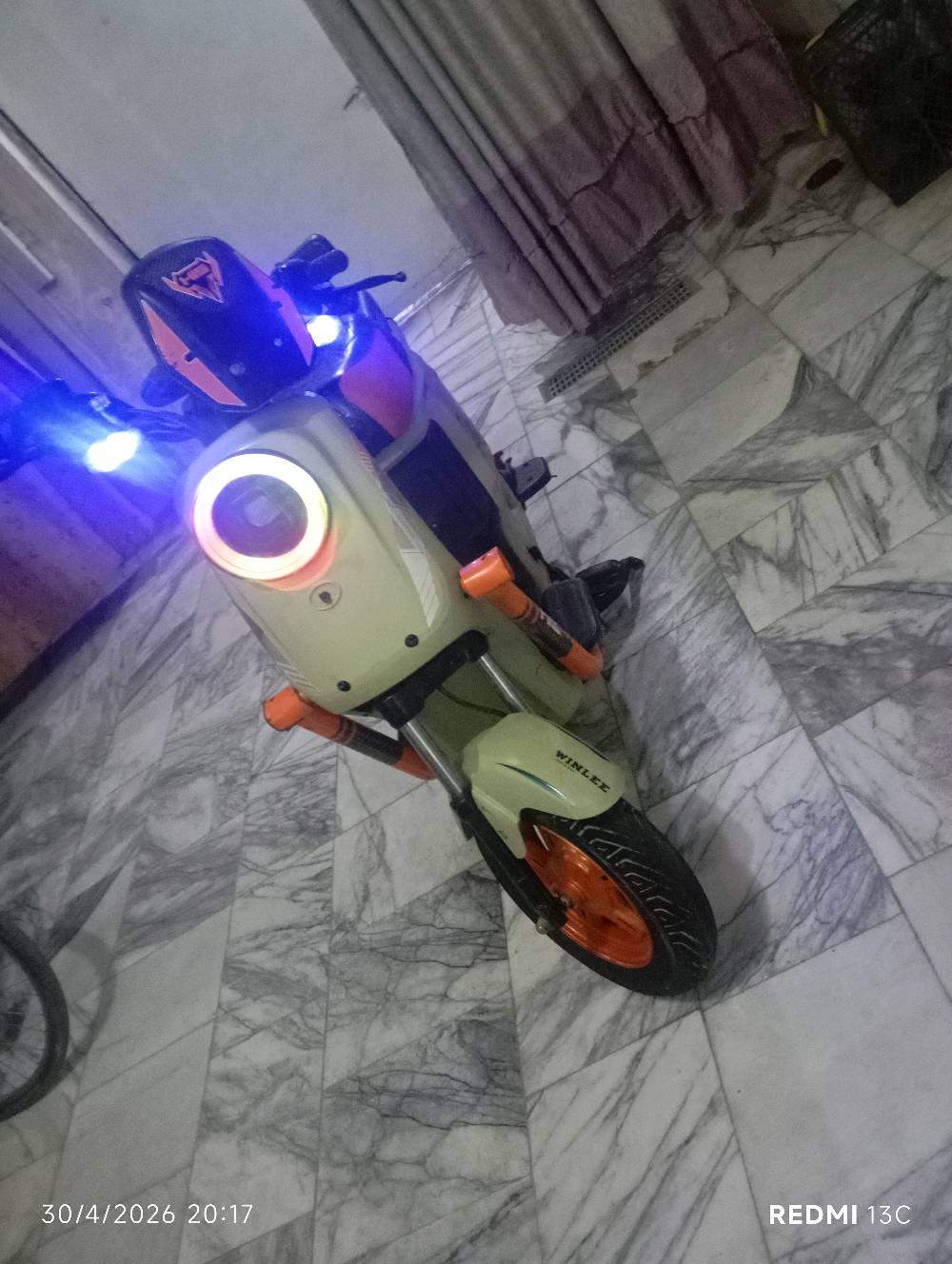 بايسكل شحن h900موديل 2025شهر 12يوم 25جديد كلش فول مواصفات علي تزويد دبلات خلفيه رياضي او عنبار رياضي عقل موديل 2026ثلاث سرع 75البايسكل اطيك بل باتريات ضمان سنه