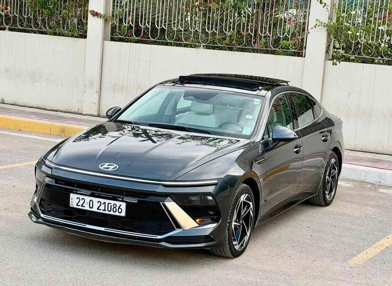 للبيع فقط سوناتا 2024 شكل جديد
لون رصاصي نفطي
فول مواصفات 1/1

‏2.5L حجم محرك
بنوراما
گير 8 نمر تعليك
بصمة تشغيل وابواب
المقاعد: كهربائي  + تدفئة 
٥ وضعيات قيادة
جنطه ذكيه 
لايت لد 
بك لايت لد 
ترحيب
دشبول الاكتروني 
شاشه كبيره 
كير تعليك 
شحن لاسلكي
اوتو ستوب
اوتو هولد
رادار
نقطة عمياء
رادار خطوط شوارع
فوول تحكم ستيرن
سيارة رقم اربيل ترقيم ودخول جديد 
حادث جاملغ وباب خلفي صبغ ايرباك برده فقط

سياره  ماشيه 11 ألف فقط مشي امريكا
سعر مناسب 🔥(198)🔥

العنوان بغداد العطيفيه 

 للاستفسار 📞 

***********
