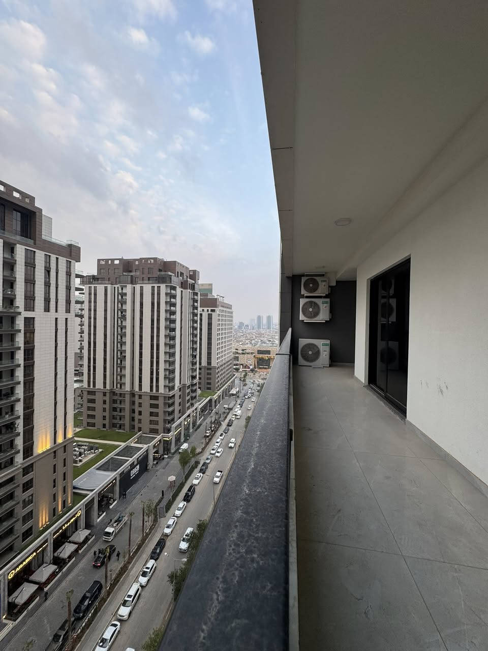 apartment for rent in queen tower (135m) 
furnished - with price: 800$ 

الشقة للإجار في كوين تاور (١٣٥متر) 
مؤثث -  سعر :٨٠٠$ 

شوقه بۆ کرێ لە کوین تاوەر 
(١٣٥مەتر)
راخراو  - نرخ : ٨٠٠$ 

بۆ زانیاری زیاتر : 
0750 425 1119
