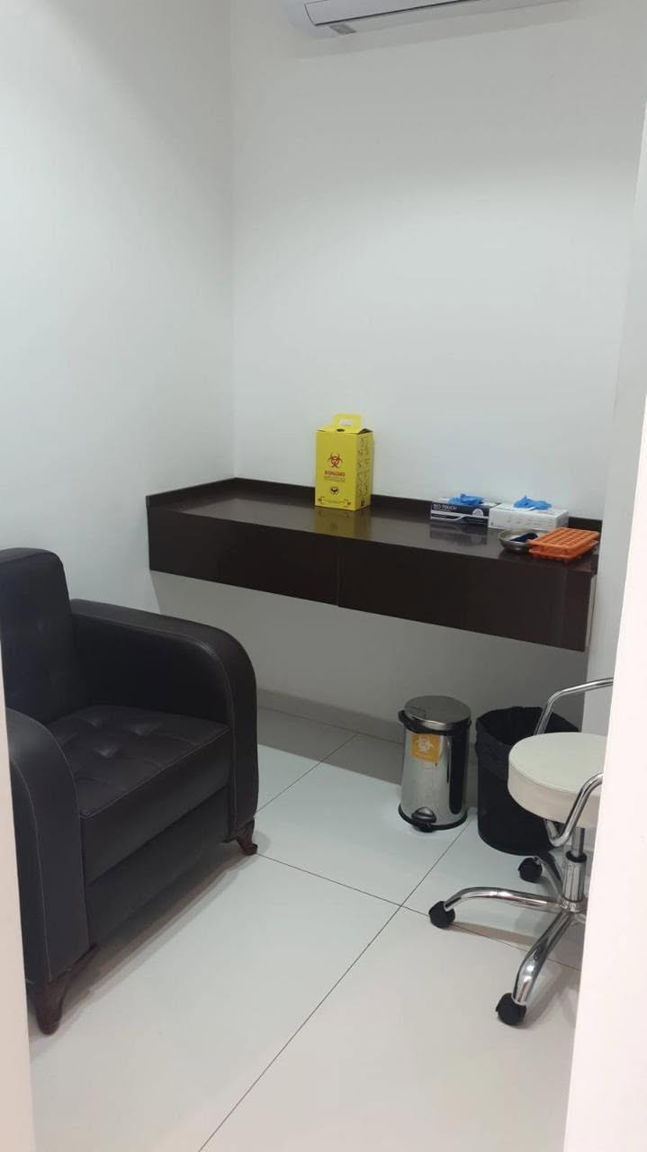 للبيـع بالكامل: فرع مختبر الآحياء الطبي فرع الفلوجة) بموقع استراتيجي ونشط.
مؤسس بالكامل، وبأجهزة حديثة دون عناء التأسيس والتراخيص  مختبر متكامل في قلب مدينة الفلوجة.
🌟 مميزات المختبر الفرع:
 الموقع: موقع حيوي ومميز في الفلوجة، قريباً من المجمعات الطبية والعيادات (مما يضمن تدفقاً ممتازاً للمراجعين).
 التجهيزات: أجهزة ومعدات طبية ومختبرية حديثة ومتكاملة (جاهز للعمل فوراً).
 التأثيث: ديكورات حديثة ومريحة، صالة انتظار مجهزة بالكامل للمراجعين، وغرفة سحب دم معزولة.
 السمعة: فرع معروف وله قاعدة مراجعين وثقة ممتازة في المنطقة.
 التراخيص: المعاملات القانونية والتراخيص الرسمية كاملة وجاهزة للنقل. الاتصال ***********
