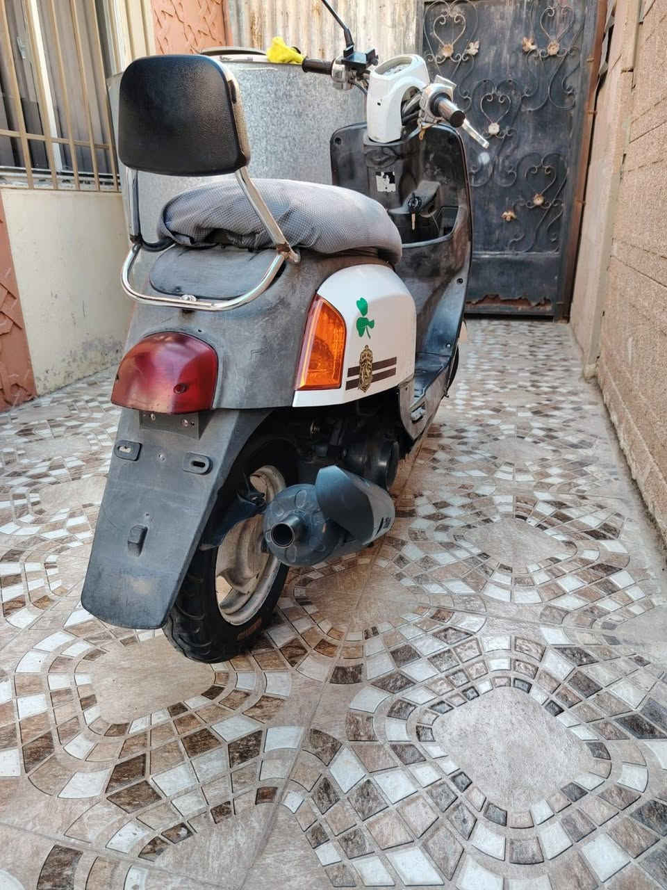 سلام عليكم دراجه ماكس بوليسي موديل 2007 دراجه قبل 6 اشهر عندي دراجه مال بيت  محرك الدراجه من أخذته فتحته سويته كله من جديد من بوشه وبستم من مساطر من زنجيل كامل تجفيت كامل محركه لا ينقص لا يبخر ودراجه نشطه شلعه  ومعدل سلف هندر شغالات الدراجه يرادله ترتيب ل كفرات وكفره ال امامي مكسور شوفت عينك كابريتر جديد فاكيوم جديد سلف جديد ملاحظات الدراجه (الكلج الخلفي لل تحريكه بي صوت وتحسه شويه ثكيله فرته بس بل تحريكه وعندك العداد مال سرعه مكسر يرادله تبديل) دراجه من أخذته لا سويت عقد ولا شي وابيعه هم هيج بس دراجه شرط لا مال بوكه ولا شي تجي تأخذه من بيت هاي تفاصيل الدراجه واسف عل اطاله سعره ٤٧٥ وبيه مجال لصير لوتي بل تعليقات والشراي يجي خاص جيب فيتر وياك وفحص بكيفك اني دراجه بايعه الك مجفته تجفيت صحيح🌹 مكاني دوميز


**إذا كنت صاحب هذا الإعلان وتريد حذفه لأي سبب، رجاءا أرسل رسالة إلى الدعم الفني**