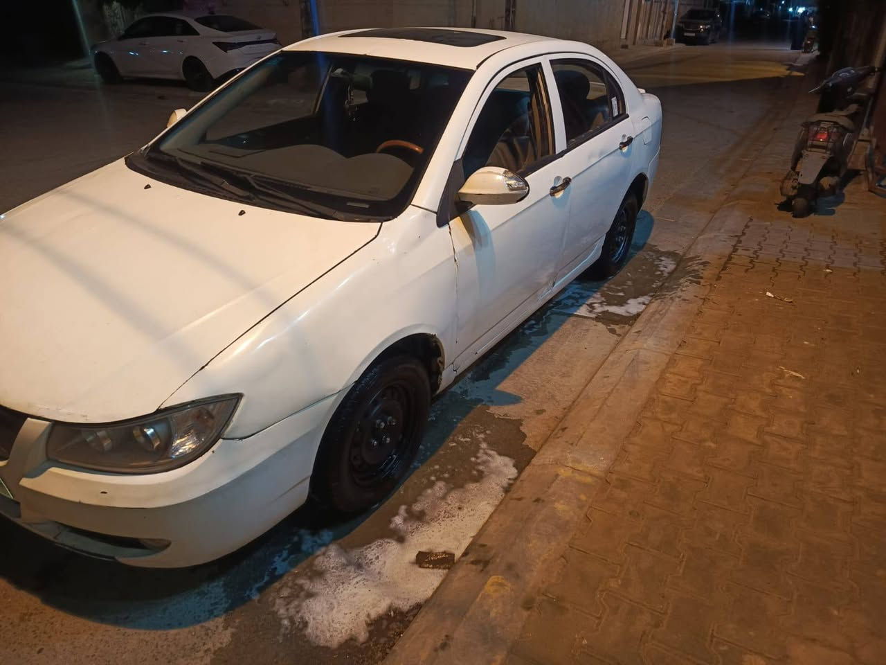 سلام عليكم سيارة نيفان صيني موديل 13 سيارة مكينة كير تخم تاير شاشه كامره رقم كربلاء إنكليزي هزه جديده سياره باسمي مداور ثاني يوم عنوان السياره كربلاء سياره ضربتهة  جهة الجاملغ الأيسر سعر السياره 32 ورقه وبيهة مجال شي بسيط مستعجل على بيعه غير متواجد على االفيس رقم الهاتف ***********
