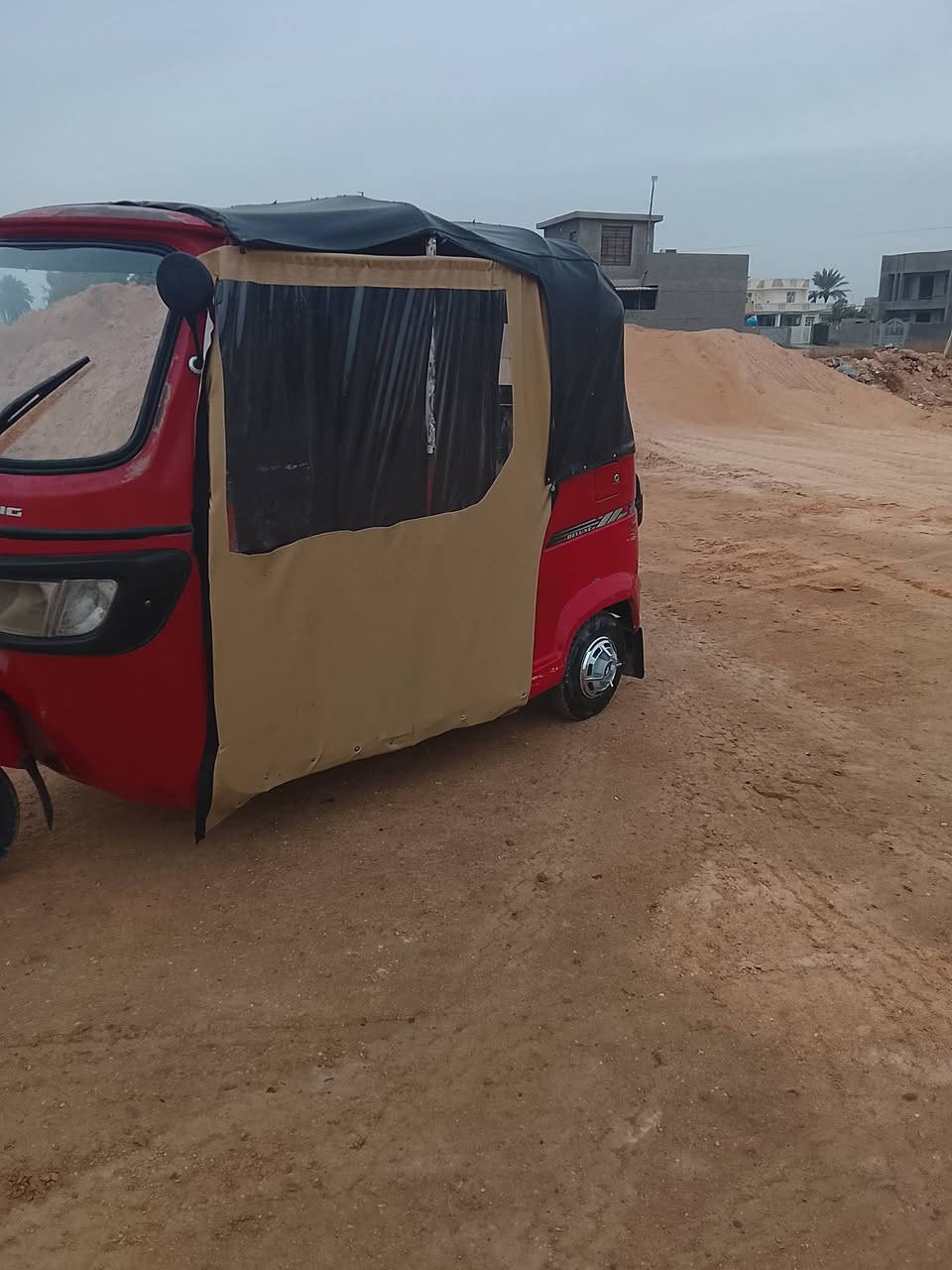 سلام عليكم تكتك موديل 20خير من الله ما ناقصه اي شي خير من الله تكتك ما ذب عليها ربع  كبل لشارع سعر 3500 وبيها مجال للشراي مكاني بغداد المحموديه رقم *********** بي واتساب
