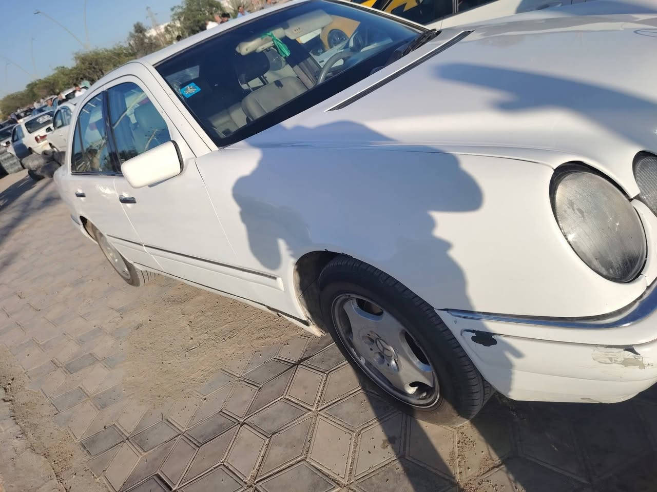 مارسيدس ام عيون مديل 1997 لون ابيض) رقم بغداد دولي سنويه /2030/ مكينه خراطيم. سعرها خاص  لتواصل واتساب او اتصال رقم الهاتف *********** مكانها ديالى
