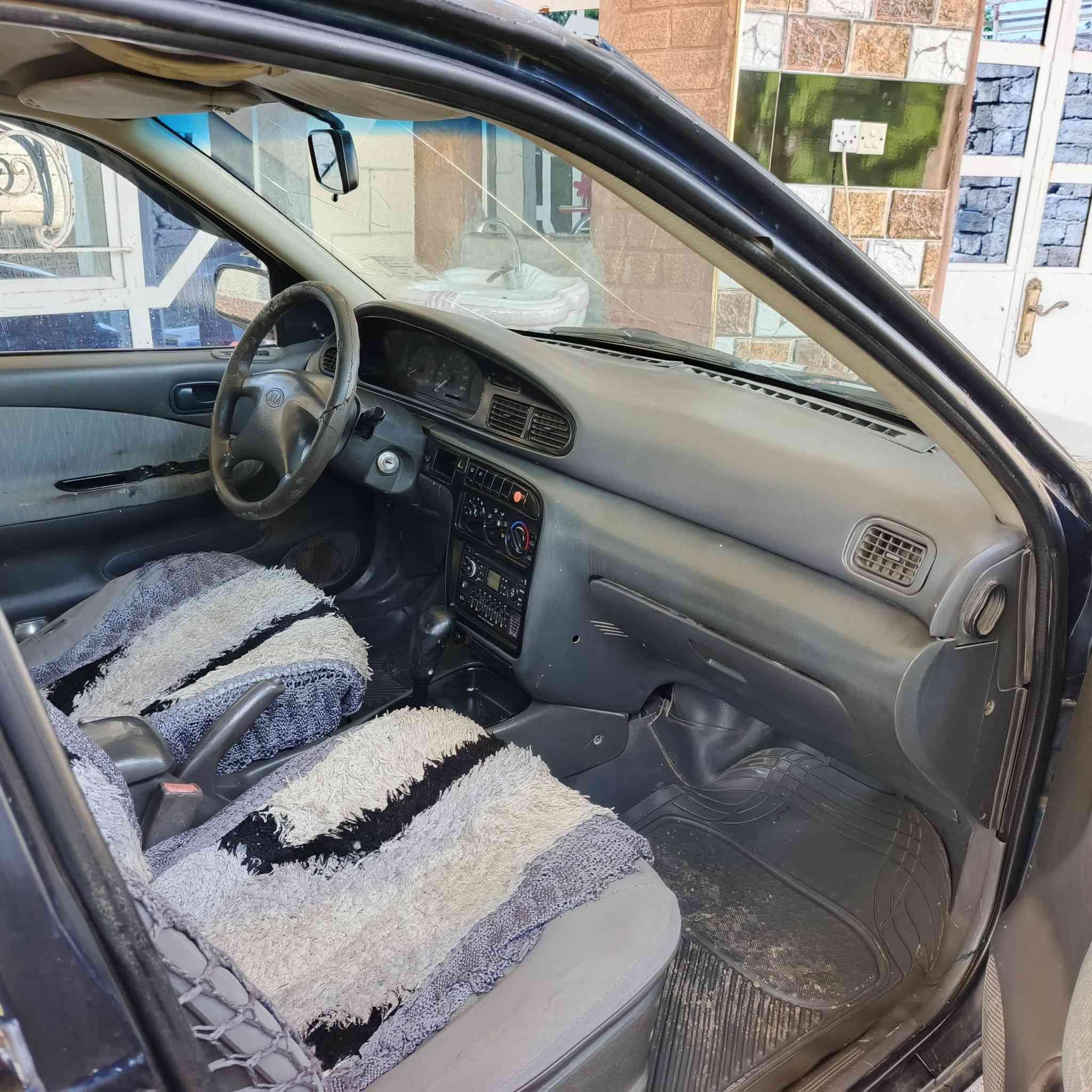 سيفيا ٩٥ جاهزه من مكينه وتبريد وتدفئة وصدر مشط كهربائيات ما تصرف عليه جاهزه ***********
