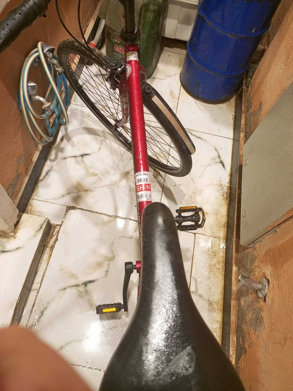 سلام عليكم بيسكل جديد والله صارلي سبوع من اخذته بس اريد اشتري دراجه وجاي ابيعه بيسكل جديد 6 نمر حجم 27 سعر 110 وبي مجال بسيط العنوان بغداد ابو دشير رقم الهاتف بي وتساب ***********
