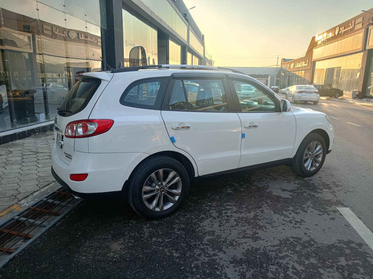 سلام عليكم اخوان سنتافي موديل 2012 رقم نينوى الماني كابون بانزين محرك 6سلندر بصمة سلايت سبعة راكب السيارة فول  مواصفات ضرر اربع قطع جهت السايق قطعتين تبديل وقطعة ونص صبغ.  سكف وتكم وبجم كلو شرط السيارة احلا من الصور جاهزة مايعوزها مصرف كلها شرط طخمها وتايراتها كلو جاهز السعر 137 الاستفسار على الرقم كورك ***********. اسيا ***********
