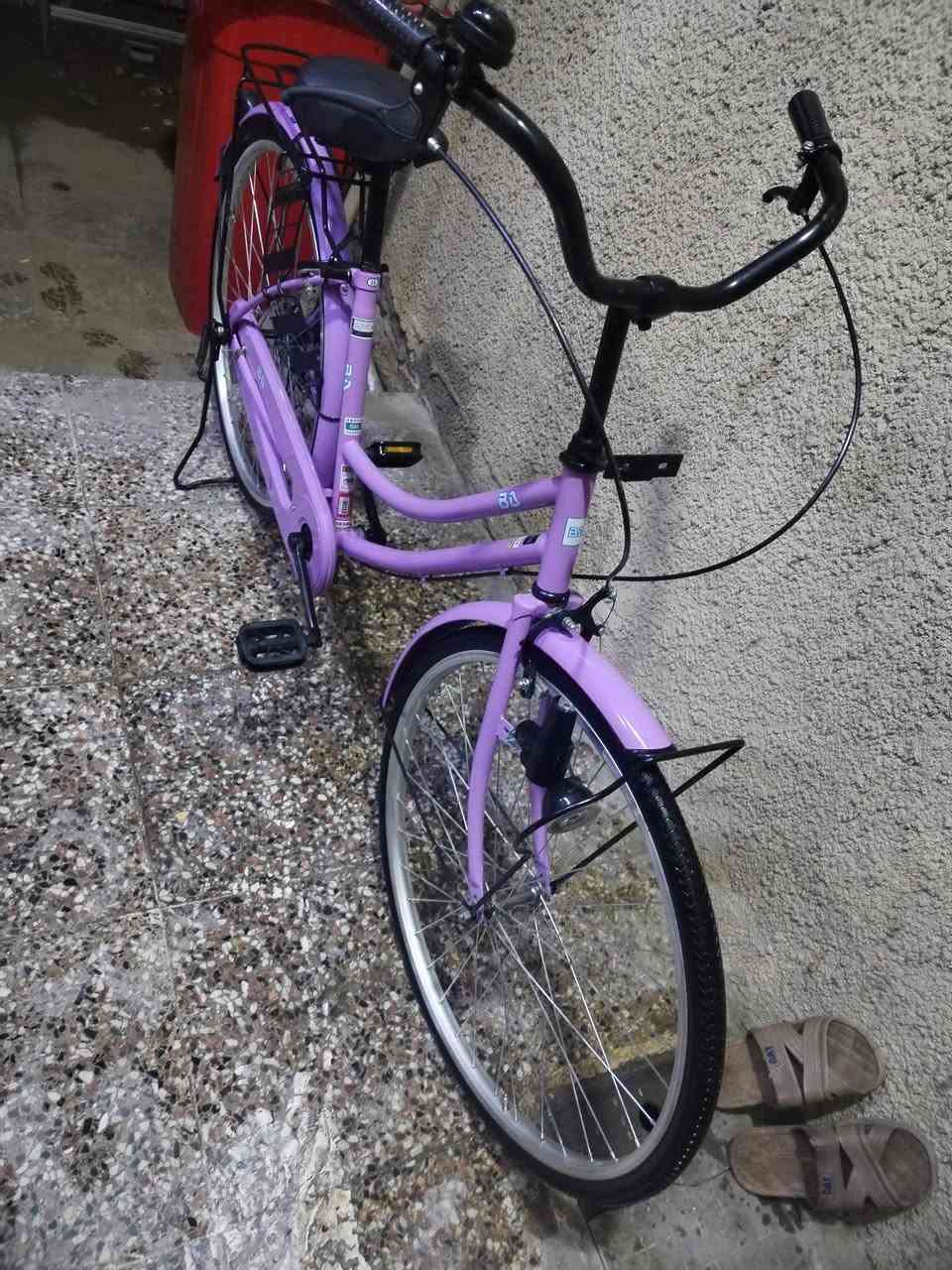 السلام عليكم عندي بايسكل اللبيع بناتي حجم26 مكان بغداد العبيدي السعر خاص الرقم ***********
