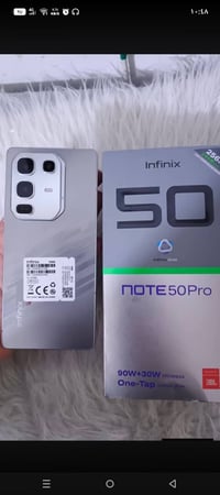 انفنكس نوت 50 برو • ٢٥٦ • شاحن لاسلكي