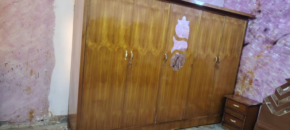 غرفه صاج عراقي 5 ابواب نقص تخته نضيفه السعر 250 المكان الحسينيه الراشديه بغداد بوجد توصيل بل اجره التواصل على الرقم ***********
