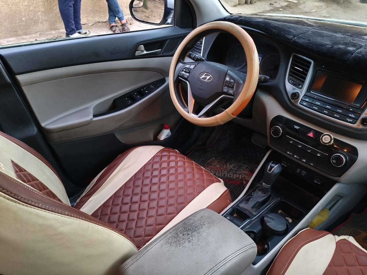 توسان  2018باسمي***********
محرك 2000 سيارة نظيفه جدا
بغداد انگليزي هزة جديده  ماشيه 61 الف 
جاهزة من كلشي بيهه صبغ اثر جرد بجهة السايق وحادثها جاملغ خلفي وصورة الحادث مرفقه
السعر 145 وببها مجال او مراوس بتوسان موديل 20

***********
*********** بغداد, العراق
