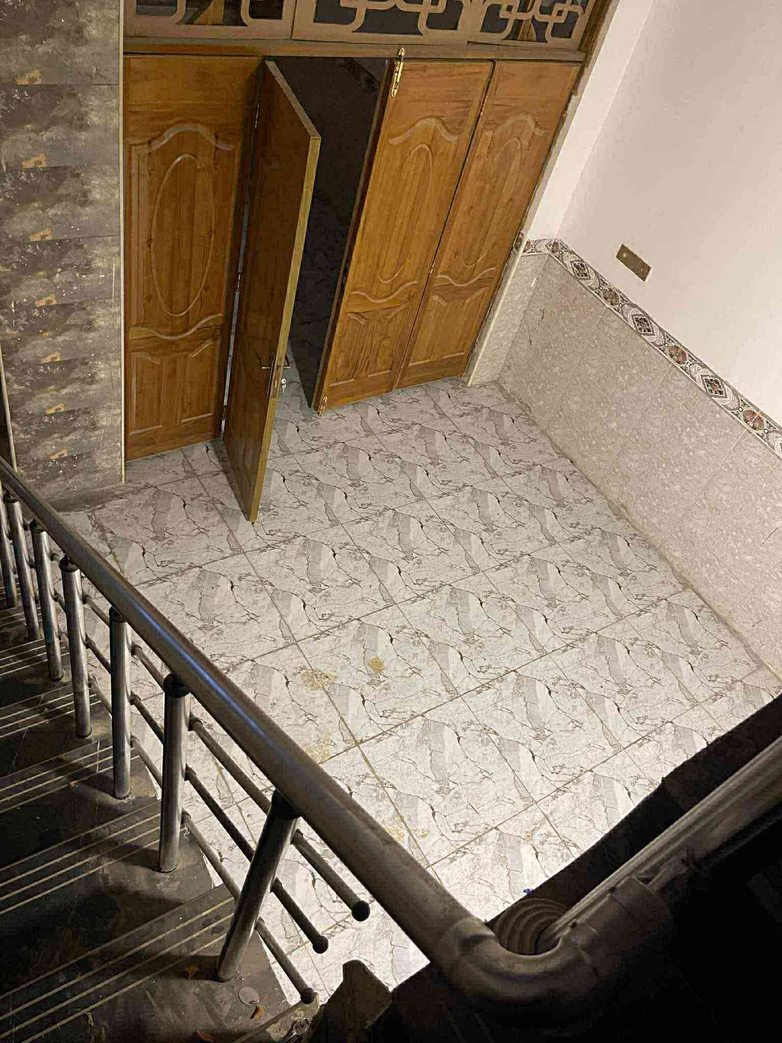 مشتمل الا يجار ورديه خارج شارع  30 ***********
