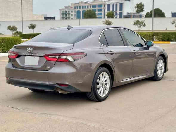 السلام عليكم ورحمه الله وبركاته 
تويوتا كامري 
2023 LE 
ماشيه 42 مايل
وارد امريكي بدون قطرة صبغ حتى الدعاميات كفالة 
رقم ديالى دولي 
كشن كهرباء 
رادار 
توقف امامي ذاتي 
تحديد مسار 
قيادة ذاتية 
شاشة كبيرة 
كاميرا 
وباقي المواصفات المعروفة 
رقم الشاصي 4T1C11AK8PU744444
السيارة بدون حادث تقرير مياه امطار للدوسة شغالة كلها 
فقط اكو مكان بي بارد ومأشر عليي
تعمل وتسير من امريكا كلها بلاد وماملعوب بيها ابد 
وبدون اي رسالة 
السعر 203$ وبيه مجال بسيط للشراي الجاد
الخاص مفتوح
العنوان ديالى بعقوبة
للاستفسار ***********
