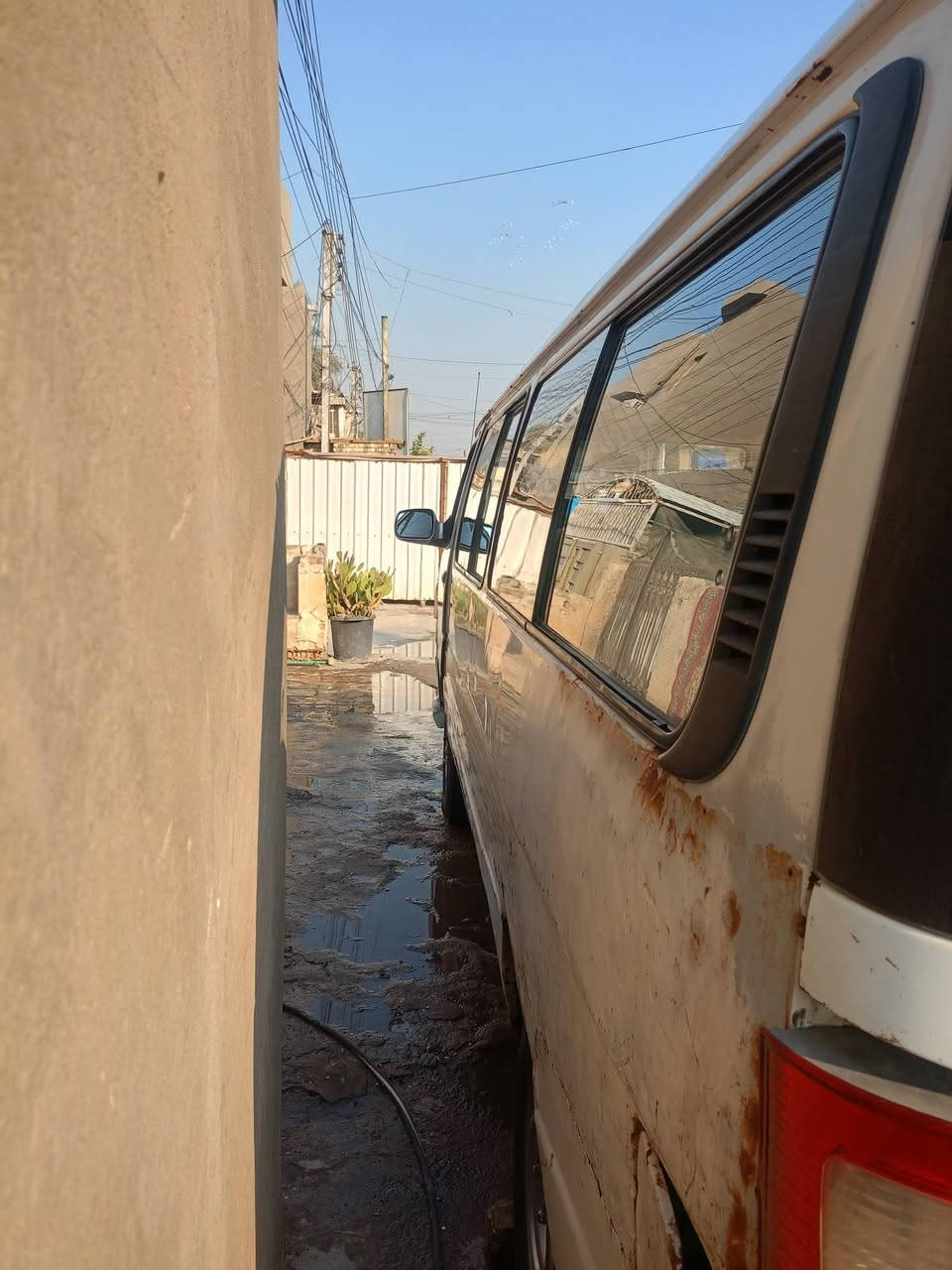 السلام عليكم فتون موديل 2009 فراشه رقم بغداد صدامي كير مكينه اكسل حداديه تخم تاير وياله جدد عرفه دوشمه جديده مكاني بغداد السعر 23وبيها مجال حك الجيه عليها غرامات مرورية
 *********** 
***********
