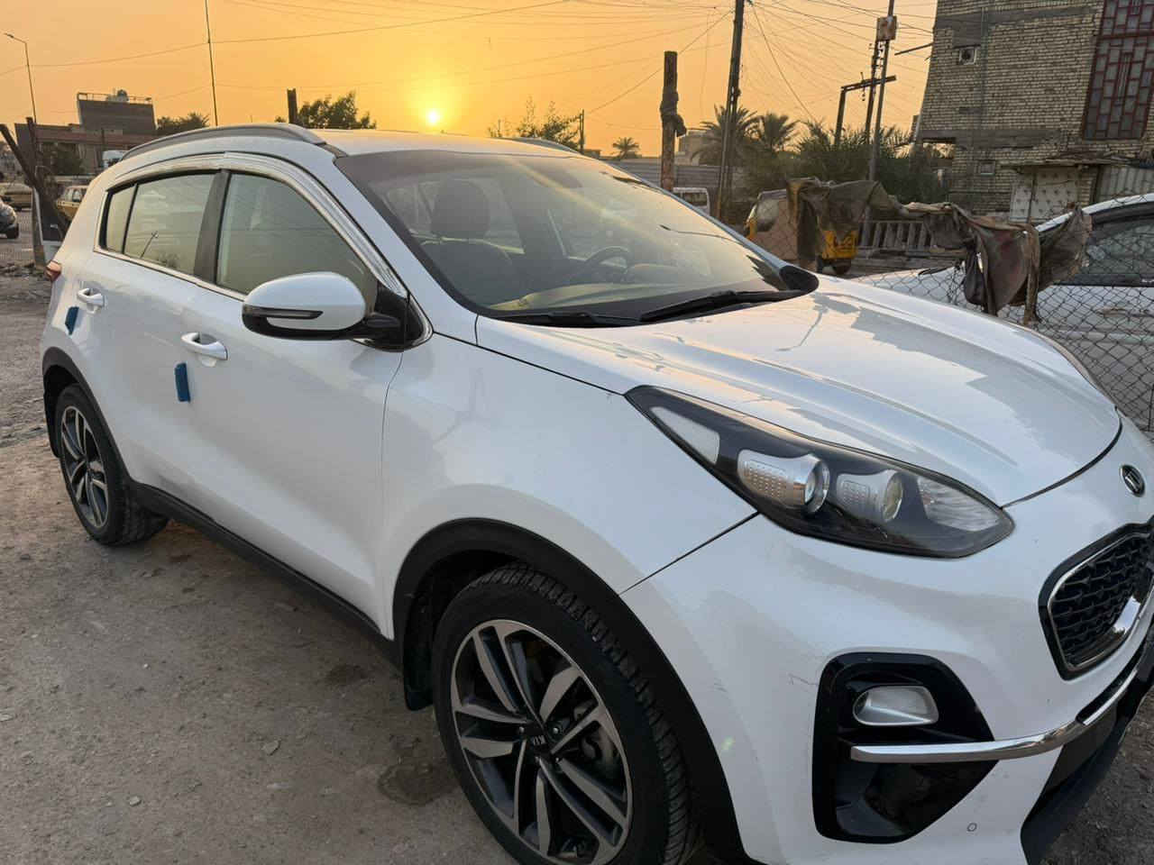 كيا سبورتج خليجي موديل ٢٠١٩ رقم بغداد الماني مبدل بنيد فقط وباقي السيارة ملاحظات بسيطة جدا السعر ١٨٥ ورقة وبيها مجال بسيط موبايل ***********  .
