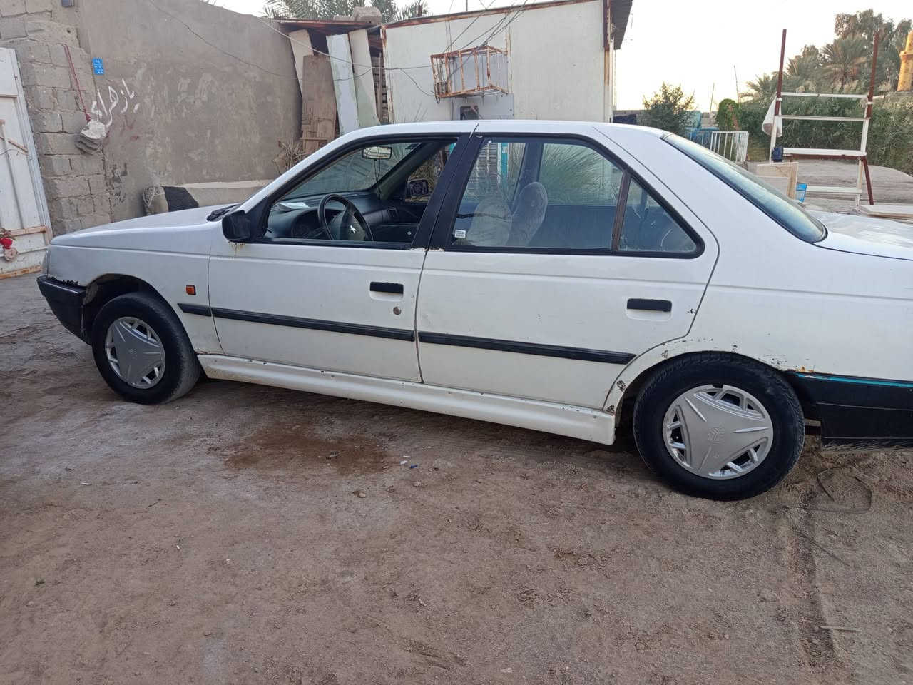 بيجو روى 2009 رقم بابل الماني اصولية سنوية ل28 كير ومحرك اكسل كفالة بصمه مرتبه ونظيفة غرفتهه حلوه كما موضح بالصور سعرها 24$ بيهه مجال بسيط تحويل مباشر *********** مكاني حلة شارع 80
