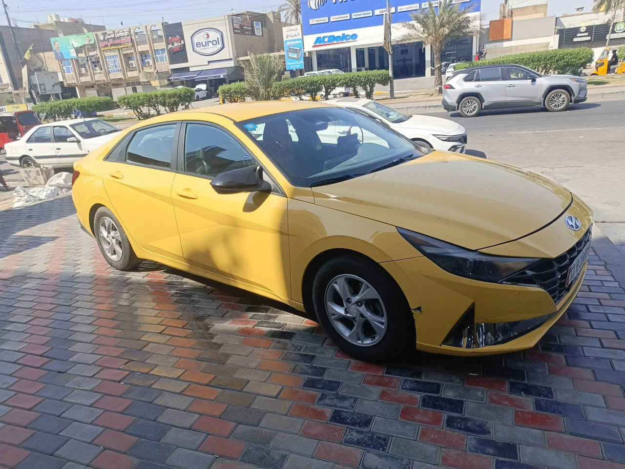 السلام عليكم الانترة للبيع موديل 2022 كاملة من كلشي ما بيها اي نقص وارد امريكي صور الحادث مرفقة بل صور 
ماشية 210000 وهنا بغداد بيها مكانات صغيرة صبغ وصبغ جاملغ خلفي مكان السيارة بغداد السعر 115 وبيها مجال 
ملاحظة مرات يصفن الكير باول تشغيلة 30 ثانيه او اقل  نوع الاكير سيفيتي السيارة باسمي تحويل ثاني يوم 
الاستفسار الاتصال 
***********
***********
