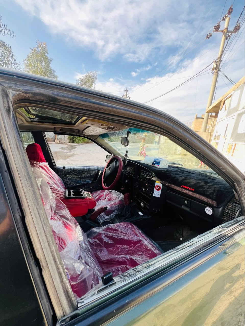 سه ره تا به ناوى خوا ...
جوّرى ما ركه .. وَپل وَميكَا... جوار پستون ... كَير عا دى .
مه كينه ٢٠ ى مه رغوب
سلایت تە برید دووجام کارەبە 
موديل 1993
ره نكَى زیتونی
ره قه م هه ولير
سە نەوی 2030
به ناو كردني به شه رت
سه يا ره كه به كَشتى جوانو ريكو پيكه ...جوار تايه ى نوى .. بى ته قه وره قه ...سه يا ره كى به هه لمه ت ما لى دوّستونا سيا وا ... سبوغ عا م جه م پيكي خه فيف 
سه ياره كى زوّر جوانوته نكه .. بيمه سره ف
سعرى ٤٢ومه جالى كى برا يانه ...رەقم *********** Singapore
