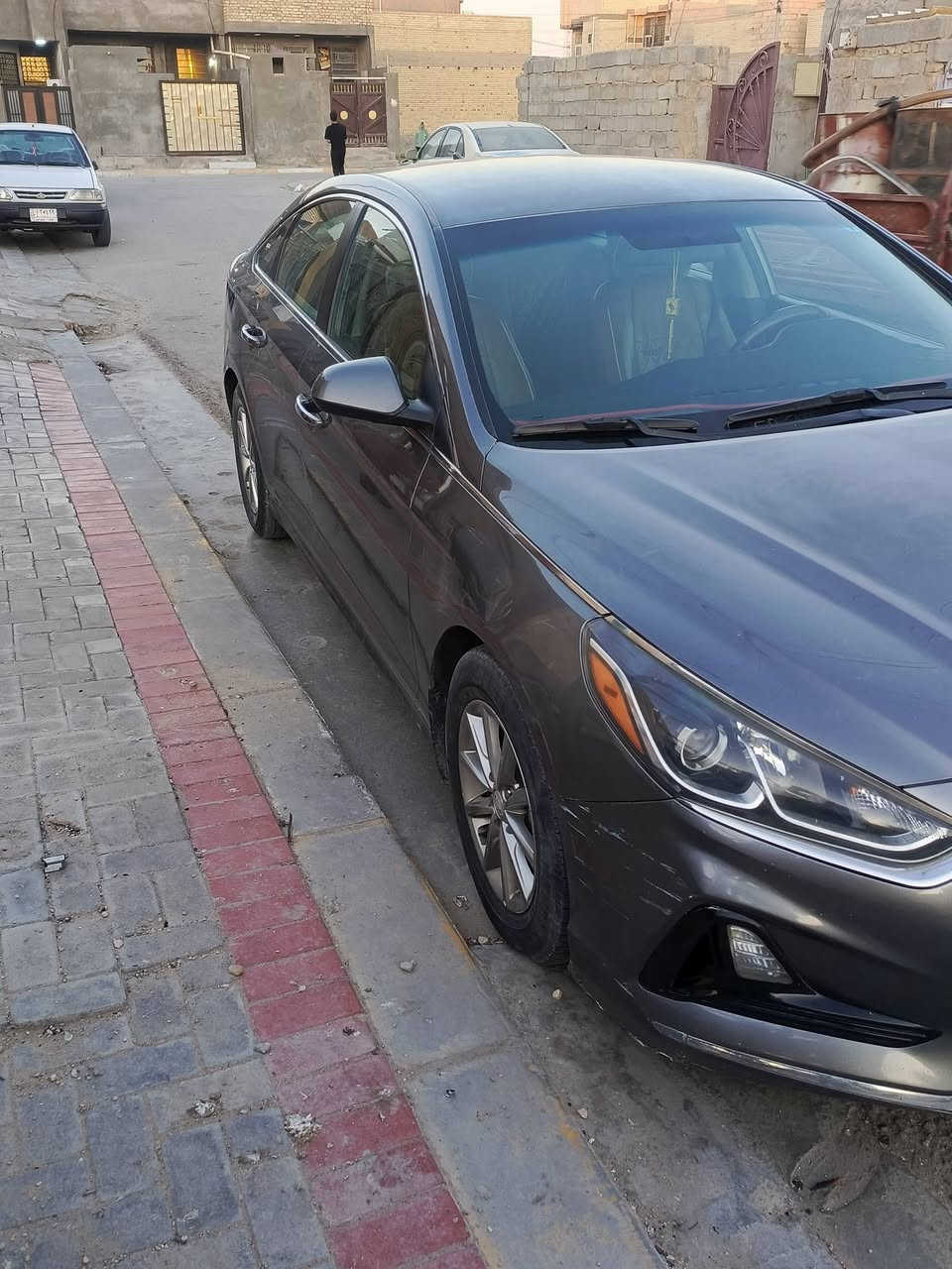 السلام عليكم سوناتا للبيع موديل 18امريكي ضربتها بابين جهت السائق معدلات نفسهن سياره جديده ونظيفه السعر 130 وبيها مجال بسيط ***********..*********** اتصال
